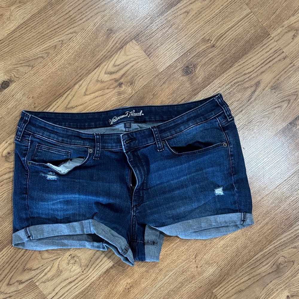 Universal Thread Mid Rise Women's Dark Wash Jean Shorts